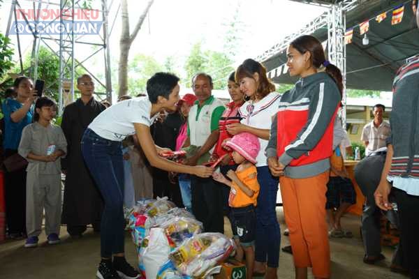 Hoa hậu H’Hen Niê quyên góp từ thiện xây chùa tại tỉnh Lâm Đồng - Hình 8