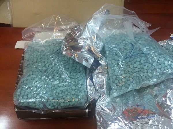 Bắt quả tang đối tượng vận chuyển 7400 viên ma túy tại Quảng Trị