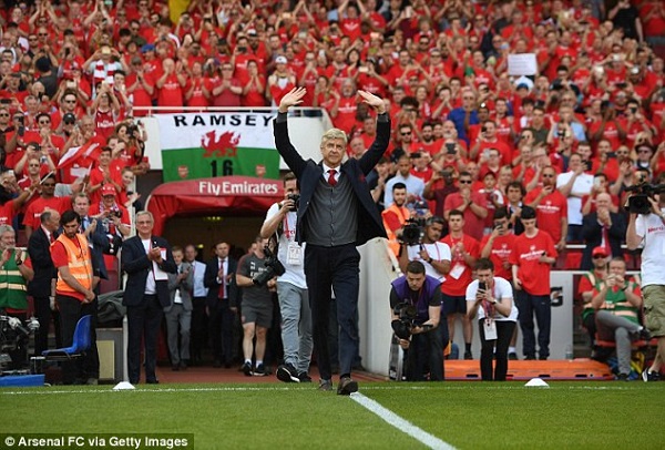 Arsene Wenger chính thức tạm biệt sân Emirates bằng chiến thắng 5 sao - Hình 1
