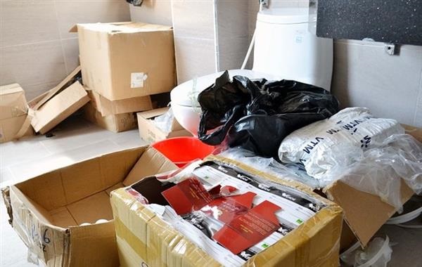Hà Nội: Phá tụ điểm sản xuất mỹ phẩm “dởm"