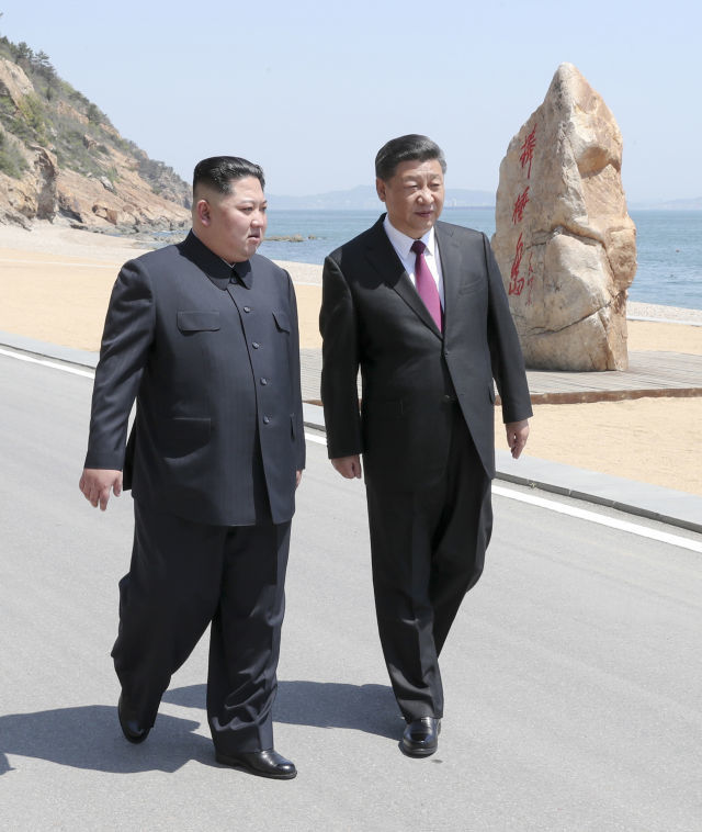 NÓNG: Ông Kim Jong-un vừa gặp ông Tập Cận Bình ở Đại Liên, Trung Quốc - Hình 2