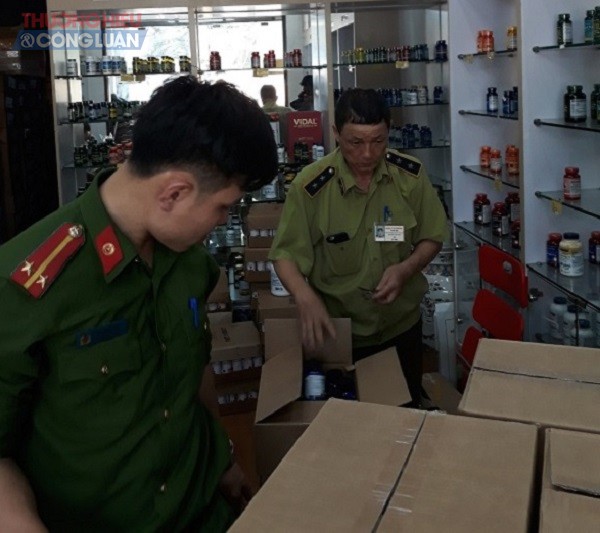 Hà Nội: Thu giữ gần 5.000 sản phẩm TPCN, cùng hàng trăm chai mỹ phẩm không hóa đơn chứng từ - Hình 5