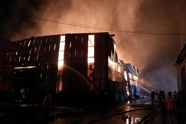 TP. HCM: Cháy lớn tại Khu công nghiệp Vĩnh Lộc - Hình 2