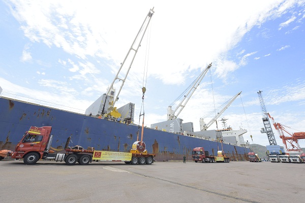 Tập đoàn Hoa Sen: Xuất khẩu lô hàng 15.000 tấn tôn sang châu Âu - Hình 2
