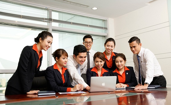 “Đổi chủ” ghế nóng: Hướng đến chuẩn mực quốc tế?