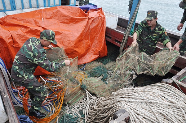 Quảng Ninh: Bắt tàu cá sử dụng lồng bát quái để khai thác hải sản trái phép - Hình 1