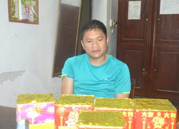 Bắt giữ đối tượng tàng trữ 52kg pháo tại Nam Định