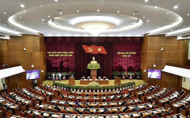 Sắp hết thời “cả họ làm quan” - Hình 1