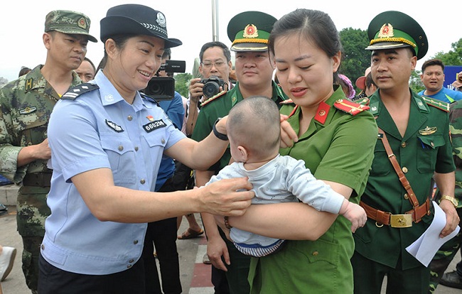 Quảng Ninh: Giải cứu một trẻ em bị bán sang Trung Quốc - Hình 1