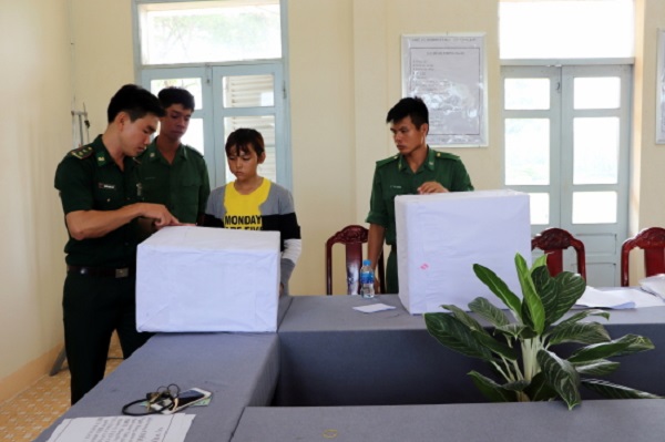 BĐBP An Giang: Bắt giữ một đối tượng vận chuyển cần sa từ Campuchia vào Việt Nam - Hình 1