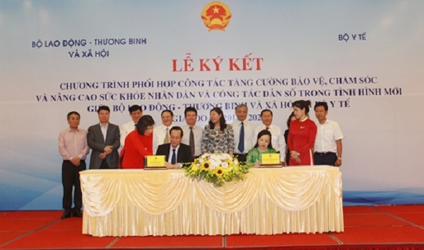 Bộ LĐ-TB&XH và Bộ Y tế ký kết tăng cường chăm sóc sức khỏe nhân dân