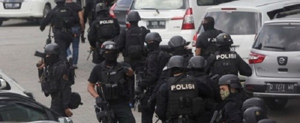 Indonesia bắt giữ 6 nghi can có quan hệ IS tại Đông Java - Hình 1