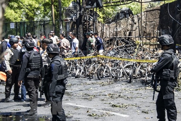 Lại đánh bom ở Indonesia: Bà mẹ và con trai thiệt mạng