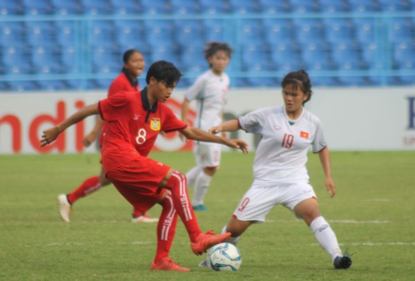 Thắng đối thủ Lào trên chấm 11 m, U16 nữ Việt Nam giành HCĐ - Hình 1