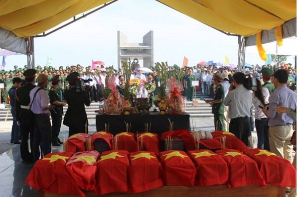 Tổ chức lễ truy điệu, an táng 98 hài cốt liệt sỹ hy sinh tại Lào - Hình 1