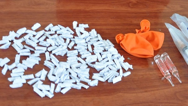 Bắt giữ nam thanh niên nhét 175 tép ma tuý vào bóng bay đưa sang Trung Quốc