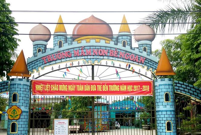 Thanh Hóa: Bé 3 tuổi bị chó tấn công tại trường mầm non đã xuất viện