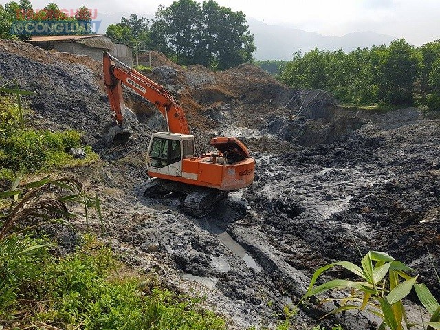 Phú Thọ: Bị đình chỉ, 'công trường' khai thác đất sét vẫn hoạt động - Hình 4