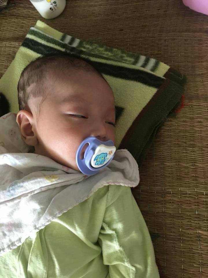 Người mẹ nhẫn tâm bỏ rơi con mới sinh trên xe khách