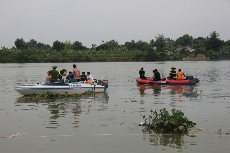 Sẽ sớm khởi tố vụ lật sà lan sông Đồng Nai