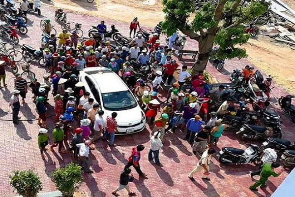 Đôi nam nữ bị người dân nghi bắt cóc trẻ em thực chất là đi mua lúa.