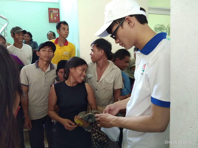 Khám bệnh, phát thuốc miễn phí và trao quà cho người nghèo ở Quảng Trị - Hình 15