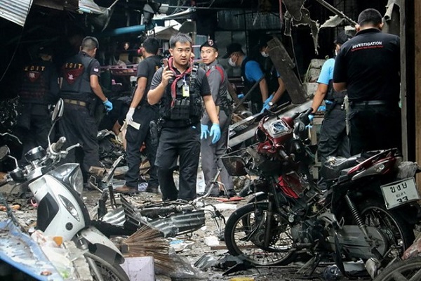 Hơn 10 quả bom phát nổ đồng loạt ở miền Nam Thái Lan - Hình 1