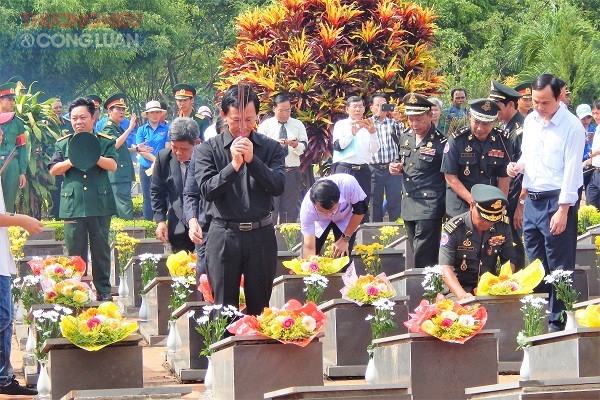 Gia Lai: Tổ chức Lễ truy điệu và an táng 21 hài cốt liệt sĩ hy sinh tại Campuchia - Hình 5