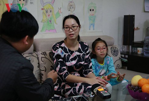 Cô dâu Việt trẻ ở Trung Quốc: “Bán” tri thức, “mua” tương lai - Hình 1