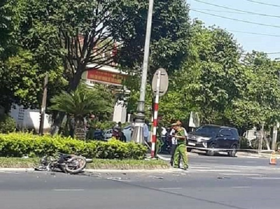 Đâm trực diện vào xe tải, 1 người tử vong tại chỗ