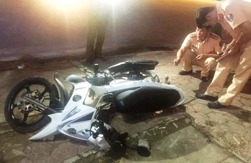 Bắt giữ tài xế xe tải bỏ chạy gần 100 km sau khi đâm vào xe công vụ của tổ CSGT