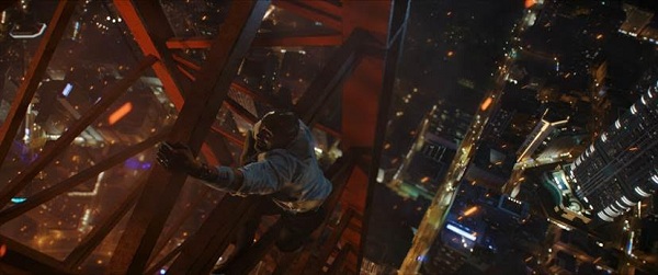 “The Rock” chiêu đãi khán giả với những pha mạo hiểm nghẹt thở trong Skyscraper - Hình 4