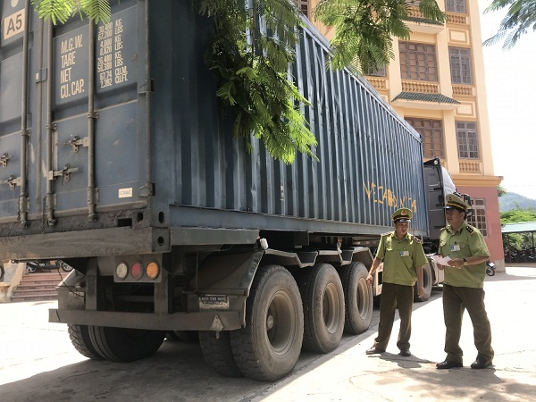 Lạng Sơn: Bắt giữ 30 tấn than lậu - Hình 1