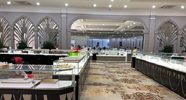 Xử phạt công ty đón khách Trung Quốc trái phép hơn 300 triệu đồng