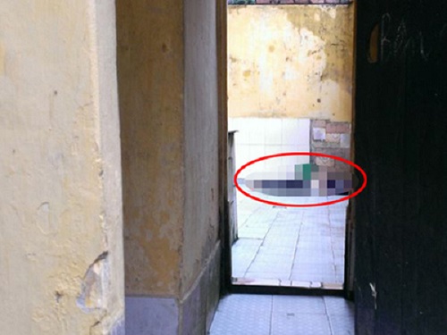 Phát hiện thi thể người đàn ông đang phân hủy trong nhà tắm