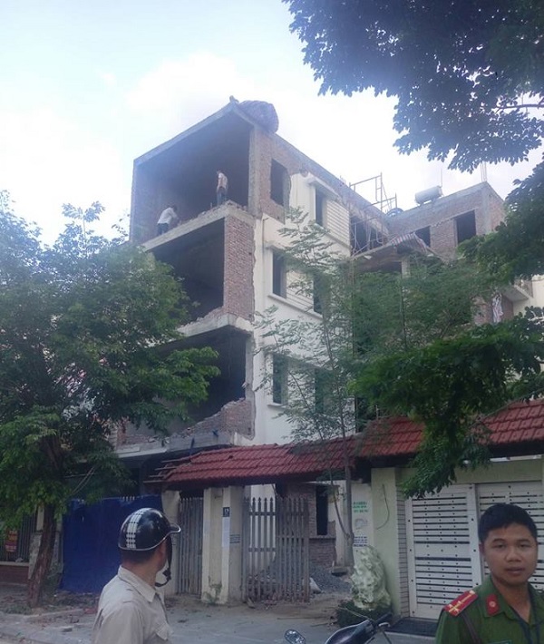 Hà Nội: Cưỡng chế công trình vi phạm trật tự xây dựng tại KĐT Thành phố Giao lưu