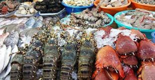 Dù ngon miệng nhưng hãy hạn chế ăn những loại thực phẩm này trong những ngày hè