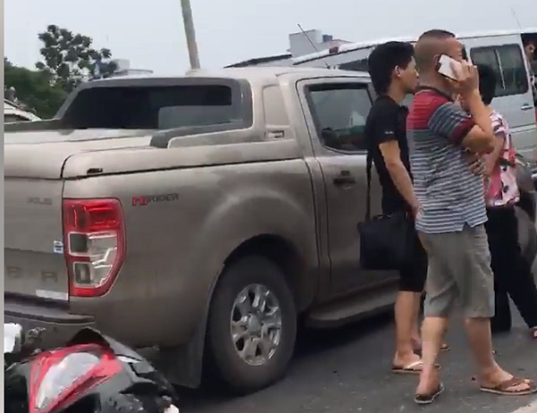 Hành trình 50 km truy đuổi xe ô tô bán tải gây tai nạn rồi rú ga bỏ chạy