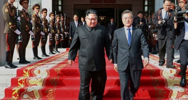 Ông Moon Jae-in có thể đến Singapore họp thượng đỉnh với Mỹ-Hàn-Triều - Hình 1