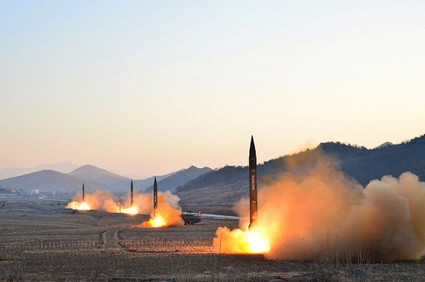 Nếu Mỹ tấn công Triều Tiên: Đánh hủy diệt nhưng... ‘ném đá, liệu có vỡ bình’? - Hình 2