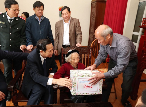 Bộ LĐ-TB&XH dự kiến tăng trợ cấp người có công lên 1.515.000 đồng/tháng