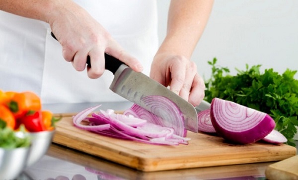 Bảo quản và sử dụng thớt đúng cách