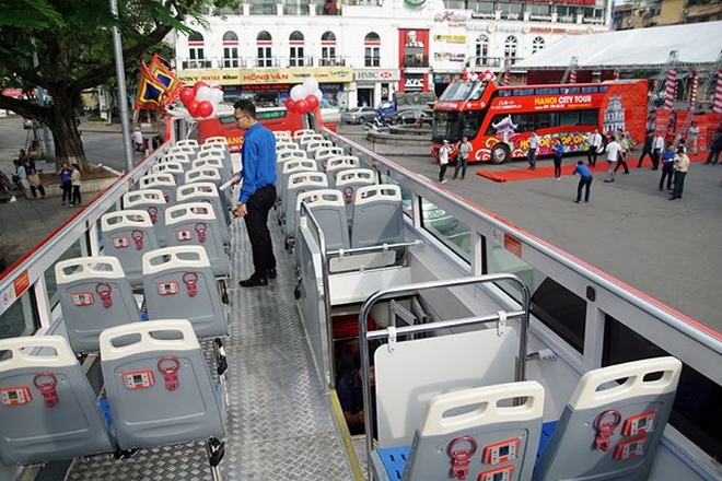 Hình ảnh xe buýt 2 tầng mui trần đầu tiên tại Hà Nội - Hình 3