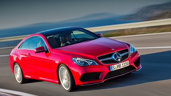 Hàng trăm chiếc xe của Mercedes Việt Nam bị triệu hồi để sửa chữa