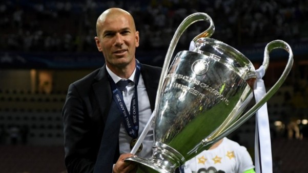 Nhìn lại những khoảnh khắc đáng nhớ của Zidane tại Real Madrid - Hình 7