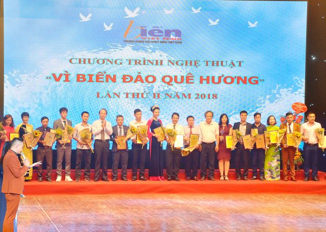 Chương trình giao lưu nghệ thuật 'Vì biển đảo quê hương' lần thứ II