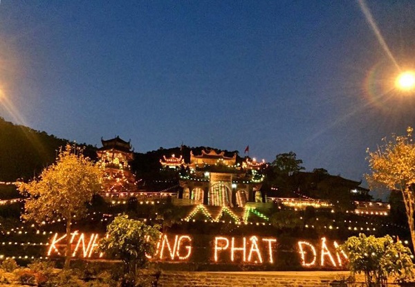 Chùa Cái Bầu – Uy nghi đứng vững một biển trời