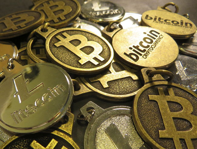 Đề xuất tạm dừng nhập khẩu máy đào tiền ảo