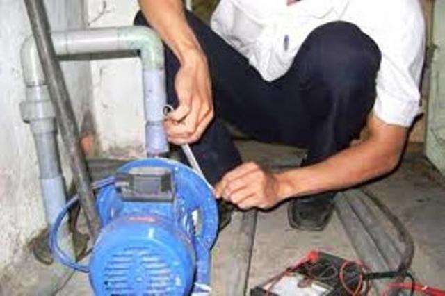Nghệ An: Sửa máy bơm nước bị điện giật tử vong - Hình 1