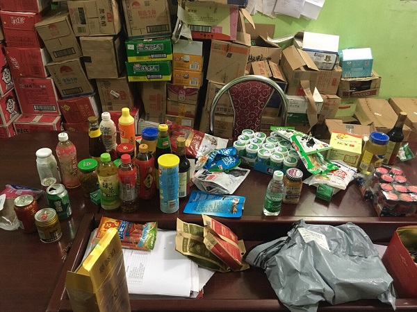QLTT Lạng Sơn thu giữ lô hàng thực phẩm nhập lậu - Hình 1
